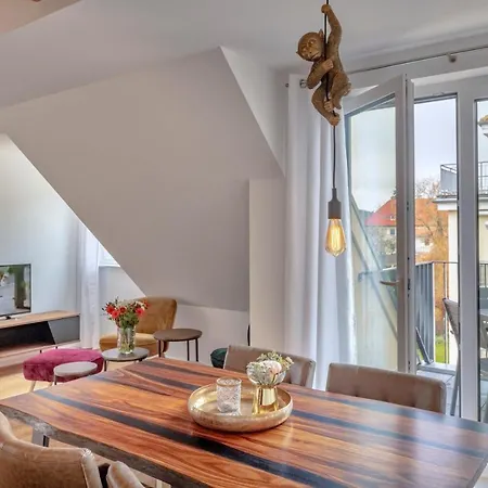 Strandland Apartment *